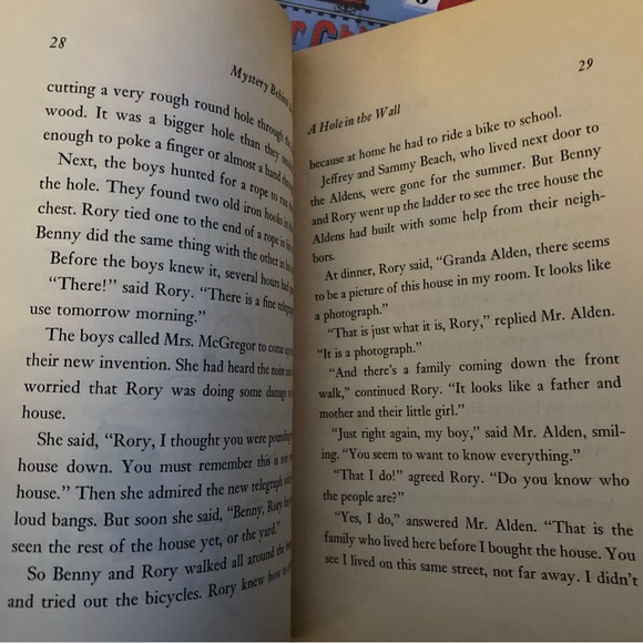 The Boxcar Children Vintage Book Bundle - Picture 5 of 6